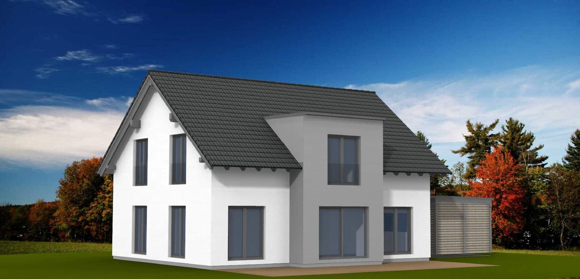 Zweistöckiges, modernes Wohnhaus mit schrägem Dach, großen Fenstern und einer Holzverkleidung an der Seite. Umgeben von Bäumen im Hintergrund.